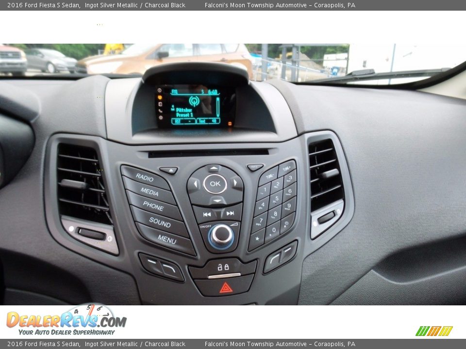2016 Ford Fiesta S Sedan Ingot Silver Metallic / Charcoal Black Photo #12