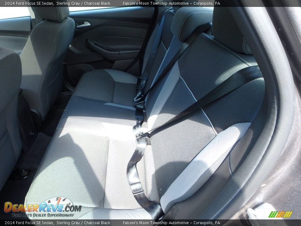 2014 Ford Focus SE Sedan Sterling Gray / Charcoal Black Photo #16