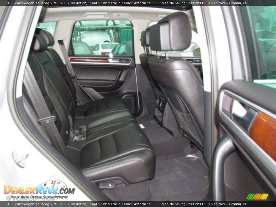 2012 Volkswagen Touareg VR6 FSI Lux 4XMotion Cool Silver Metallic / Black Anthracite Photo #4