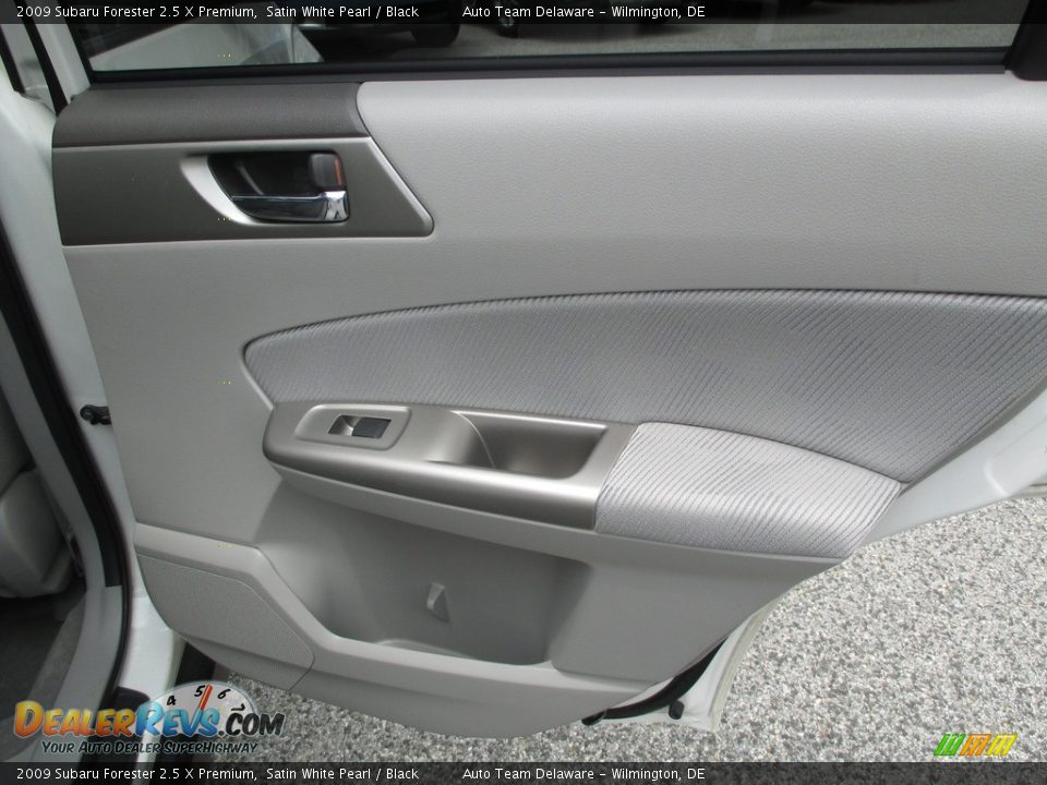 2009 Subaru Forester 2.5 X Premium Satin White Pearl / Black Photo #28