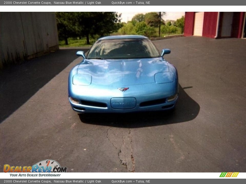 2000 Chevrolet Corvette Coupe Nassau Blue Metallic / Light Oak Photo #2