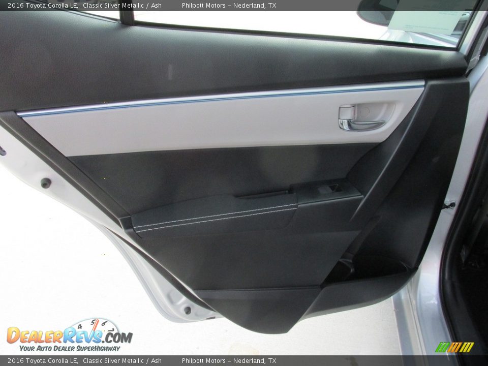 2016 Toyota Corolla LE Classic Silver Metallic / Ash Photo #17