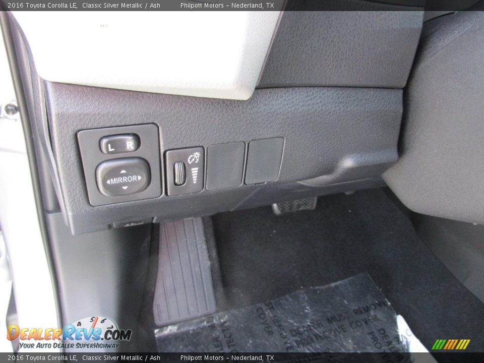 2016 Toyota Corolla LE Classic Silver Metallic / Ash Photo #30