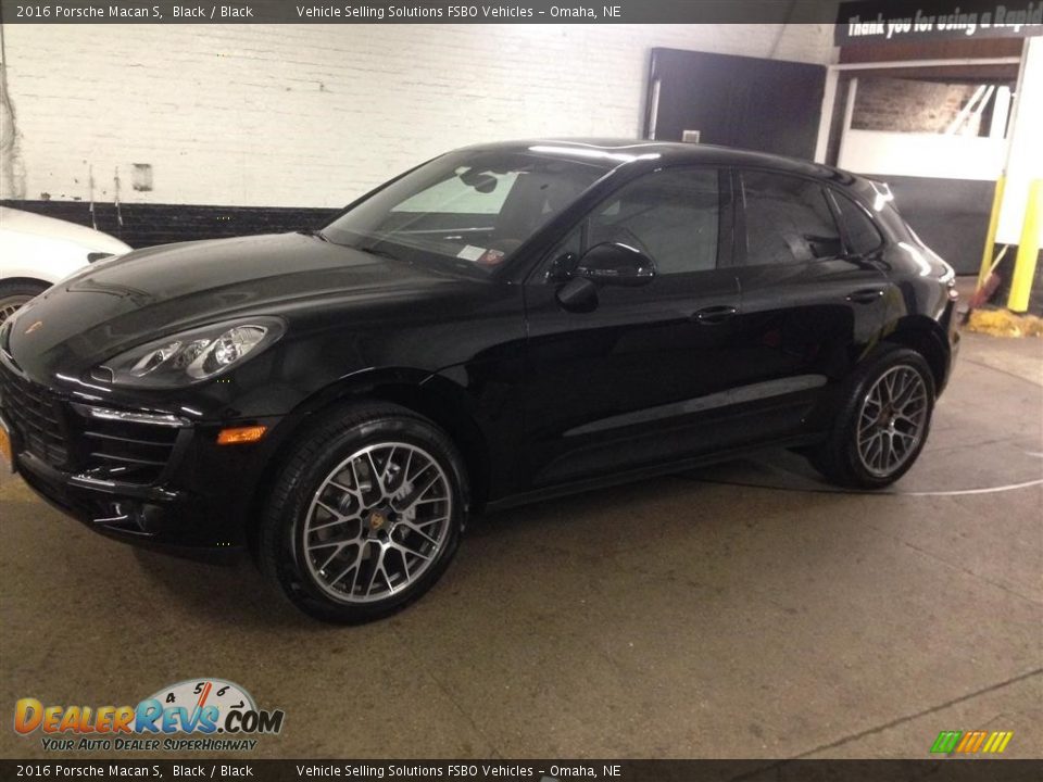 2016 Porsche Macan S Black / Black Photo #1