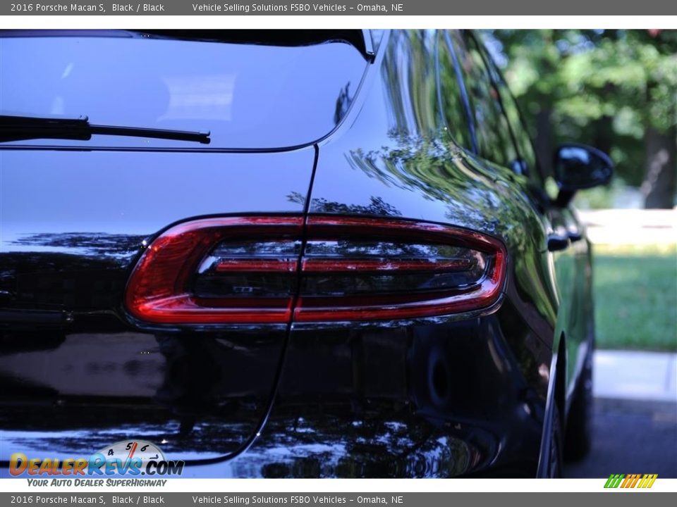 2016 Porsche Macan S Black / Black Photo #4