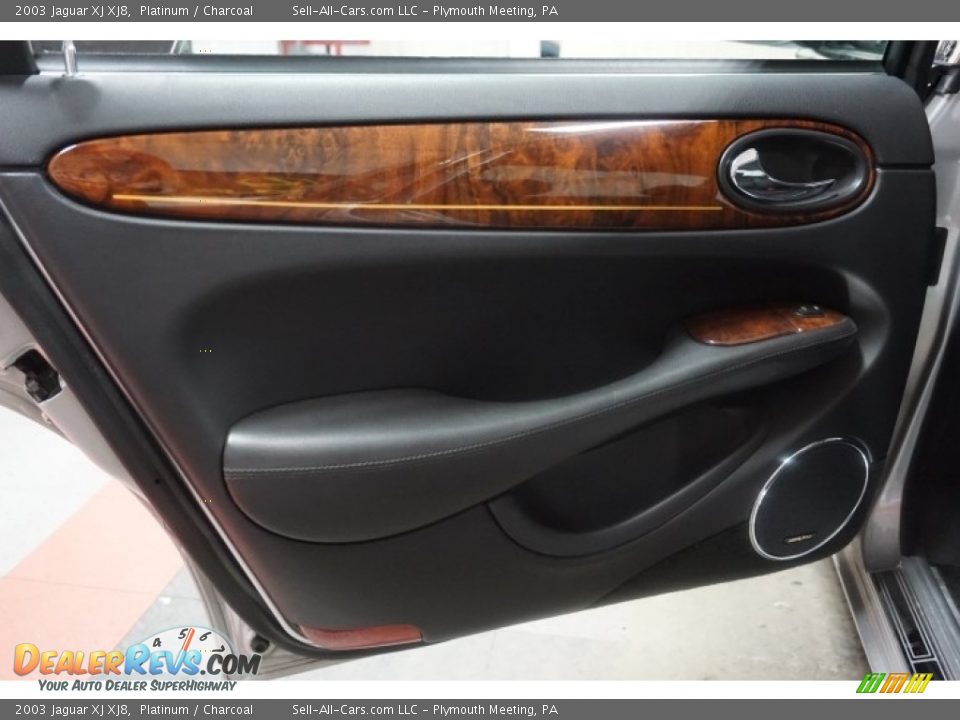 2003 Jaguar XJ XJ8 Platinum / Charcoal Photo #15