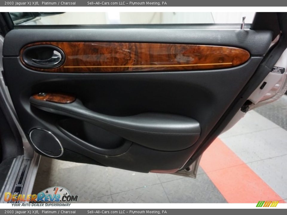 2003 Jaguar XJ XJ8 Platinum / Charcoal Photo #16