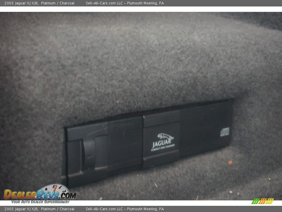 2003 Jaguar XJ XJ8 Platinum / Charcoal Photo #22