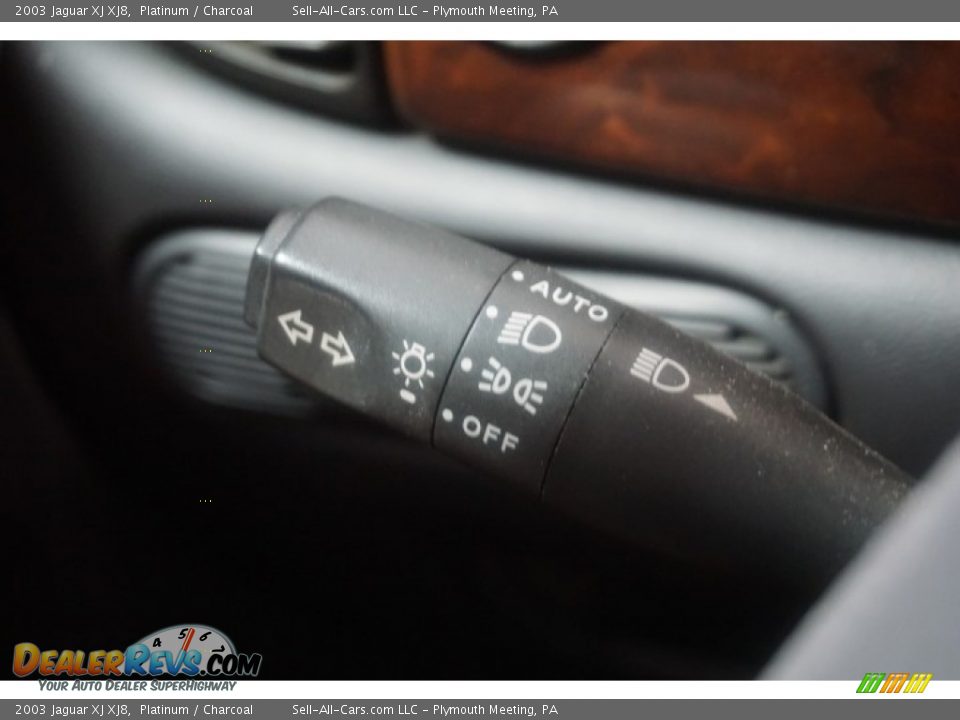 2003 Jaguar XJ XJ8 Platinum / Charcoal Photo #33