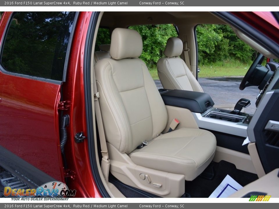 2016 Ford F150 Lariat SuperCrew 4x4 Ruby Red / Medium Light Camel Photo #28