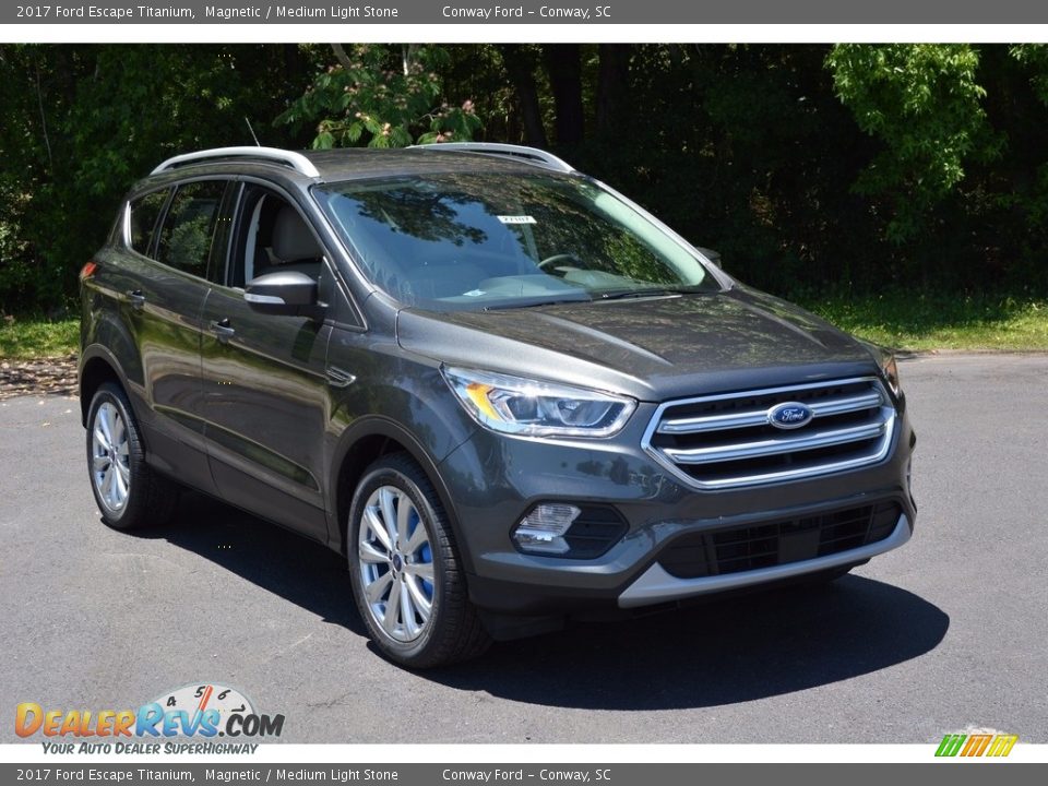 Front 3/4 View of 2017 Ford Escape Titanium Photo #1
