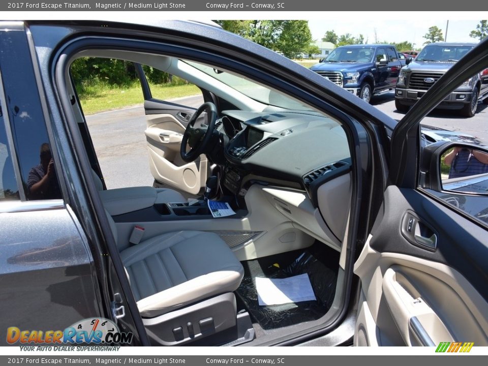 2017 Ford Escape Titanium Magnetic / Medium Light Stone Photo #28