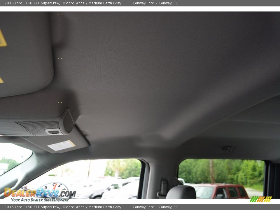 2016 Ford F150 XLT SuperCrew Oxford White / Medium Earth Gray Photo #16