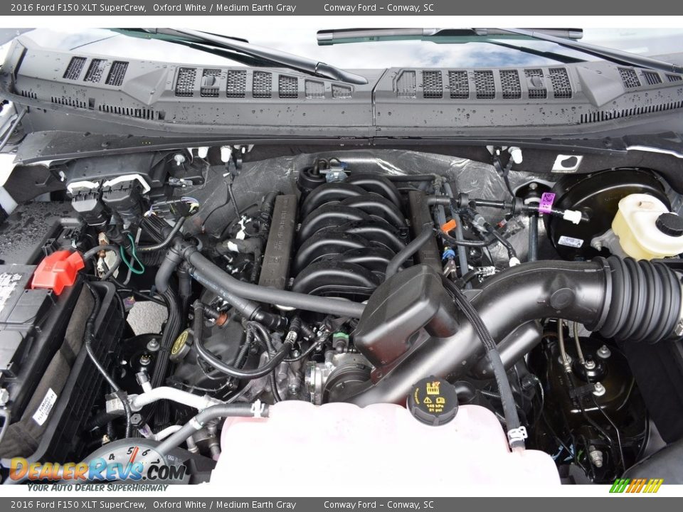 2016 Ford F150 XLT SuperCrew Oxford White / Medium Earth Gray Photo #17