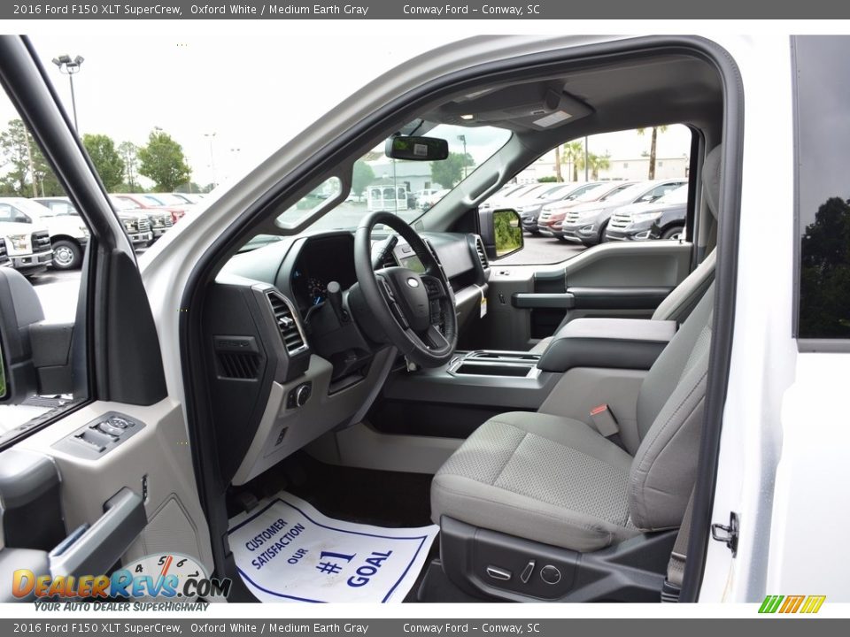 2016 Ford F150 XLT SuperCrew Oxford White / Medium Earth Gray Photo #20