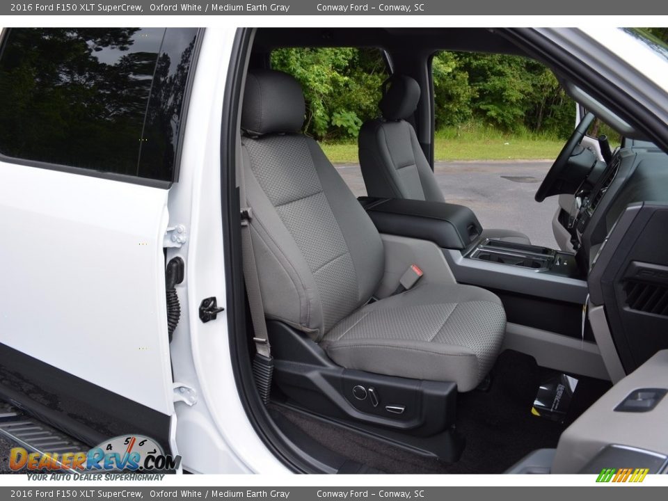 2016 Ford F150 XLT SuperCrew Oxford White / Medium Earth Gray Photo #27