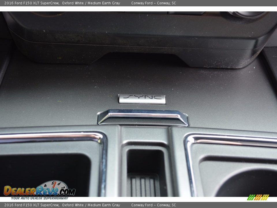 2016 Ford F150 XLT SuperCrew Oxford White / Medium Earth Gray Photo #33