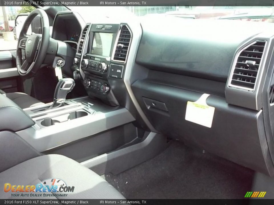 2016 Ford F150 XLT SuperCrew Magnetic / Black Photo #16