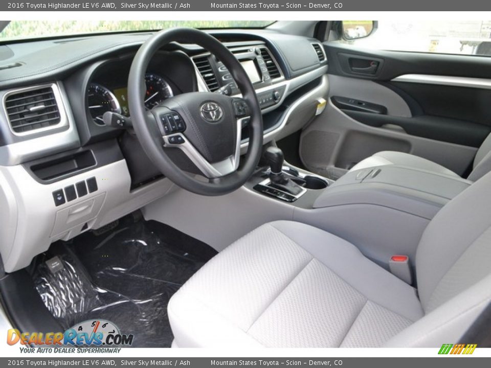 2016 Toyota Highlander LE V6 AWD Silver Sky Metallic / Ash Photo #5