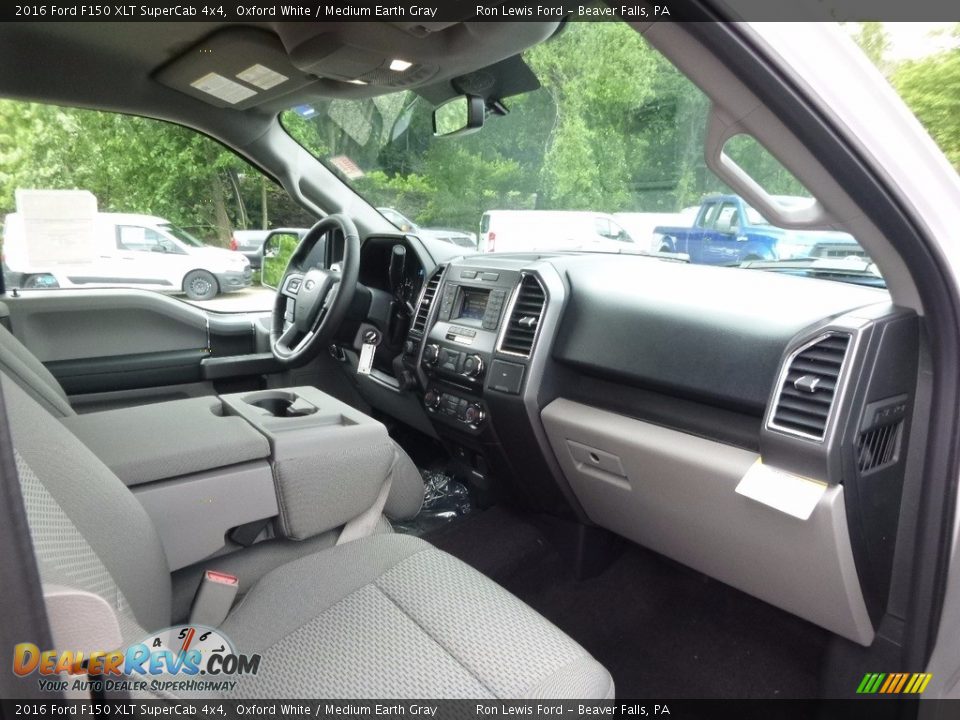 2016 Ford F150 XLT SuperCab 4x4 Oxford White / Medium Earth Gray Photo #2