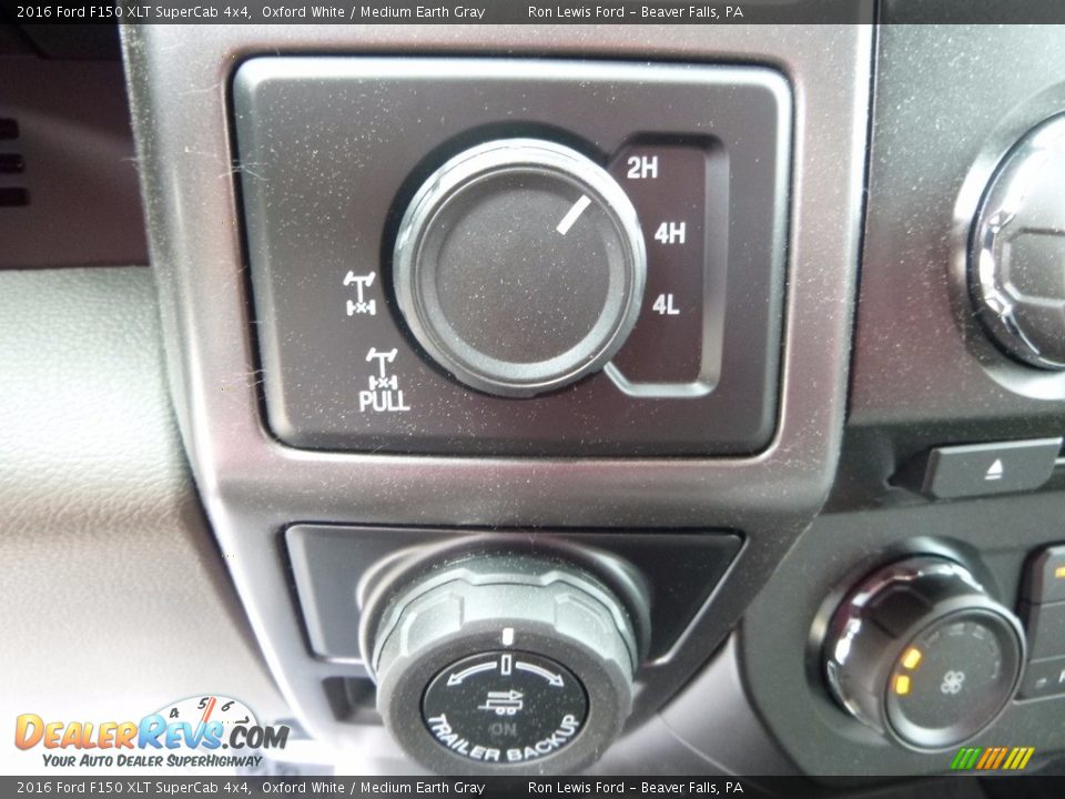 2016 Ford F150 XLT SuperCab 4x4 Oxford White / Medium Earth Gray Photo #18
