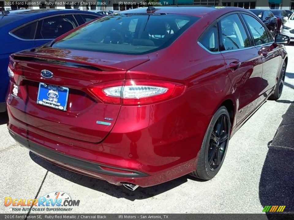 2016 Ford Fusion SE Ruby Red Metallic / Charcoal Black Photo #10