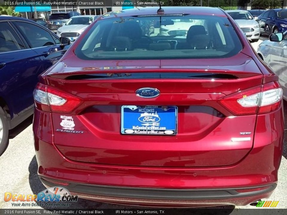 2016 Ford Fusion SE Ruby Red Metallic / Charcoal Black Photo #15