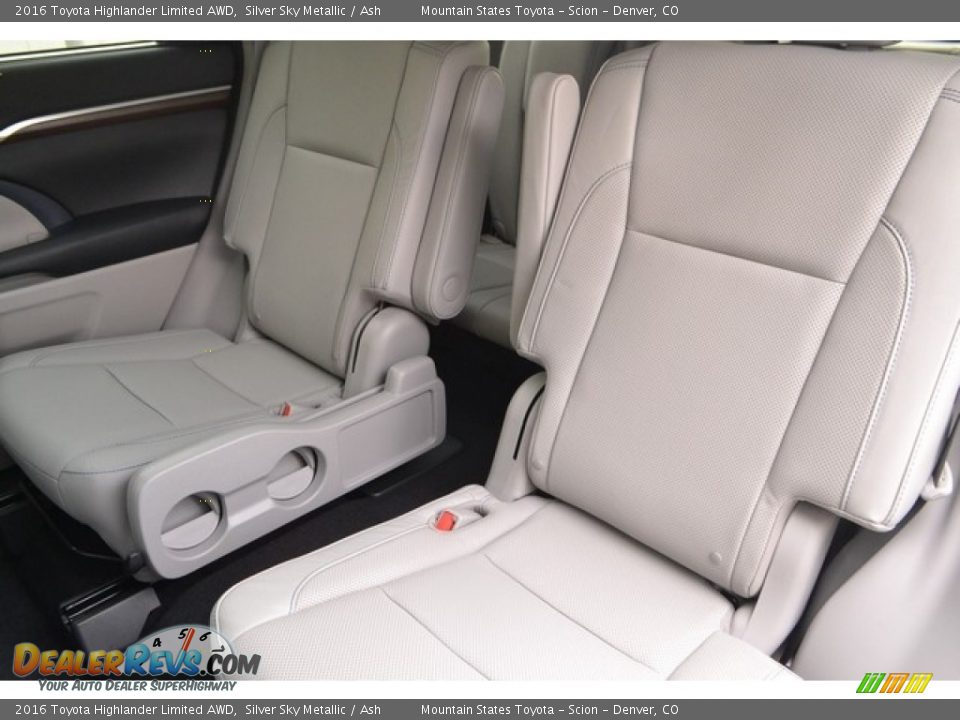 2016 Toyota Highlander Limited AWD Silver Sky Metallic / Ash Photo #7