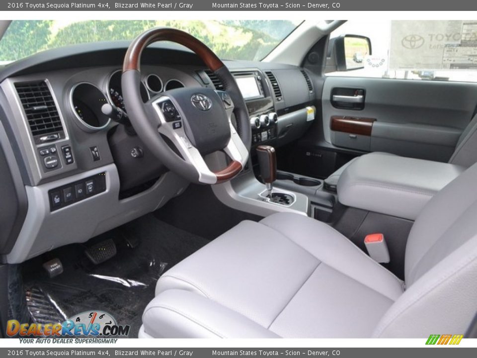 2016 Toyota Sequoia Platinum 4x4 Blizzard White Pearl / Gray Photo #5