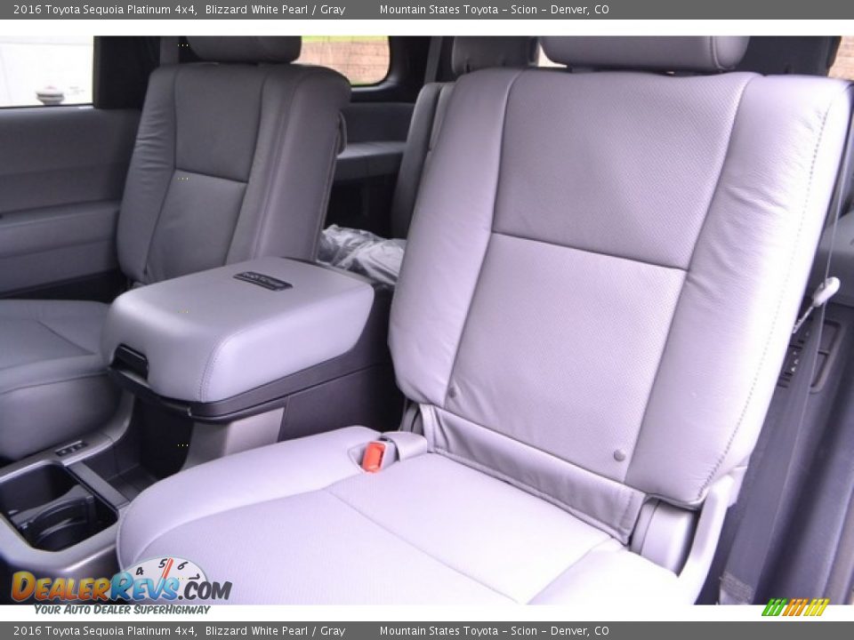 2016 Toyota Sequoia Platinum 4x4 Blizzard White Pearl / Gray Photo #7