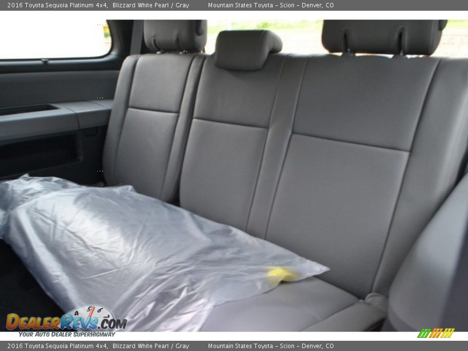 2016 Toyota Sequoia Platinum 4x4 Blizzard White Pearl / Gray Photo #8