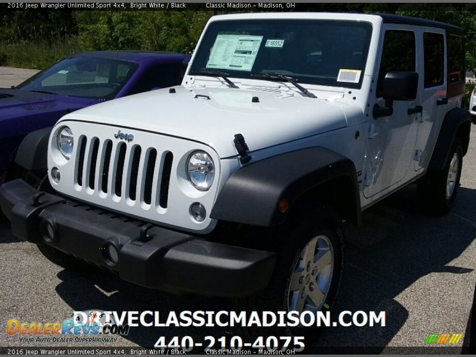 2016 Jeep Wrangler Unlimited Sport 4x4 Bright White / Black Photo #1