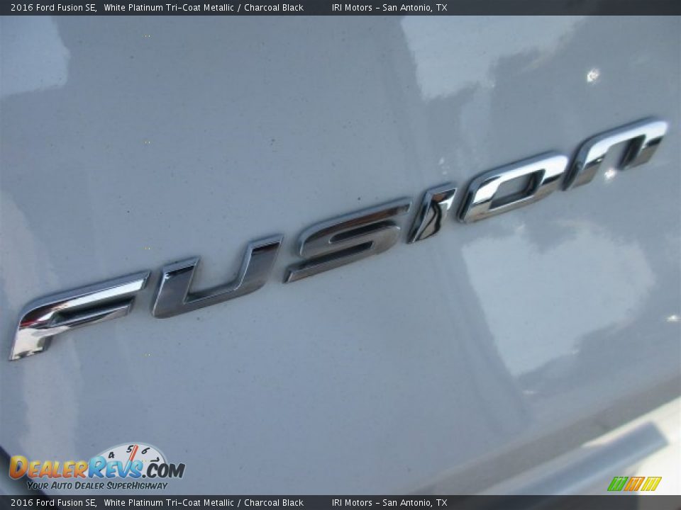 2016 Ford Fusion SE White Platinum Tri-Coat Metallic / Charcoal Black Photo #5
