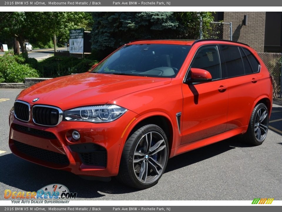 Front 3/4 View of 2016 BMW X5 M xDrive Photo #6