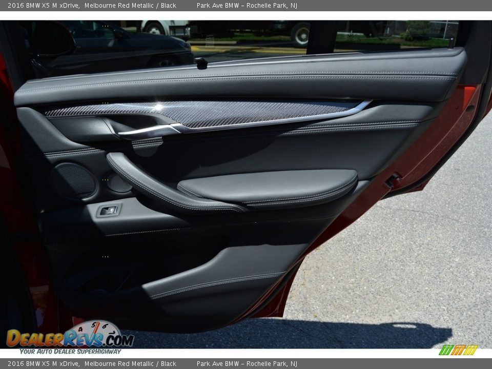 Door Panel of 2016 BMW X5 M xDrive Photo #25