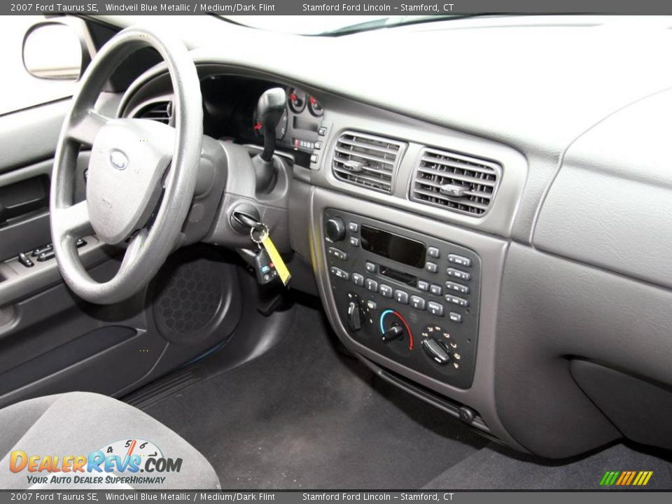 2007 Ford Taurus SE Windveil Blue Metallic / Medium/Dark Flint Photo #12