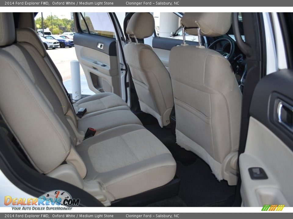 2014 Ford Explorer FWD Oxford White / Medium Light Stone Photo #13