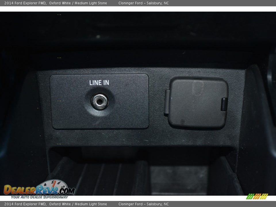 2014 Ford Explorer FWD Oxford White / Medium Light Stone Photo #18