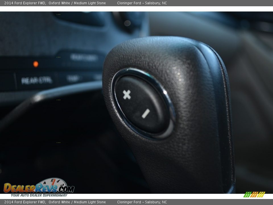 2014 Ford Explorer FWD Oxford White / Medium Light Stone Photo #20