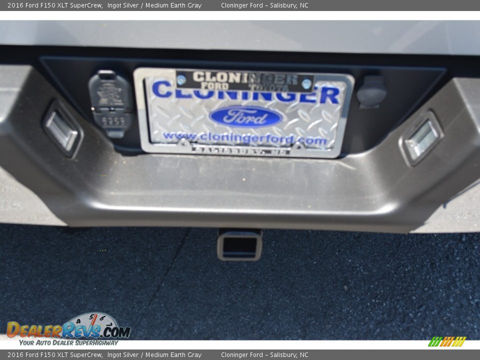 2016 Ford F150 XLT SuperCrew Ingot Silver / Medium Earth Gray Photo #10