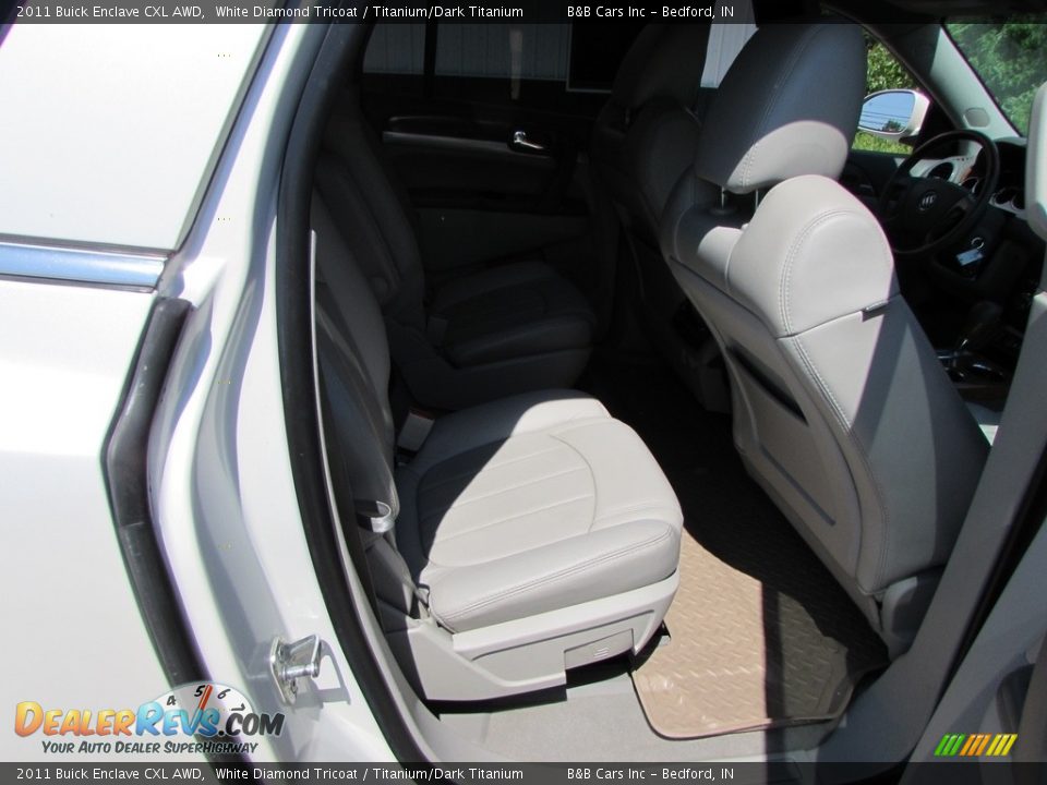 2011 Buick Enclave CXL AWD White Diamond Tricoat / Titanium/Dark Titanium Photo #13