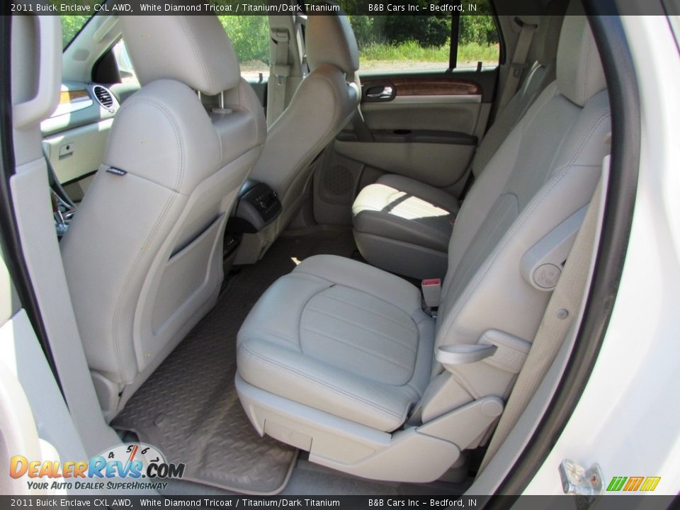2011 Buick Enclave CXL AWD White Diamond Tricoat / Titanium/Dark Titanium Photo #18