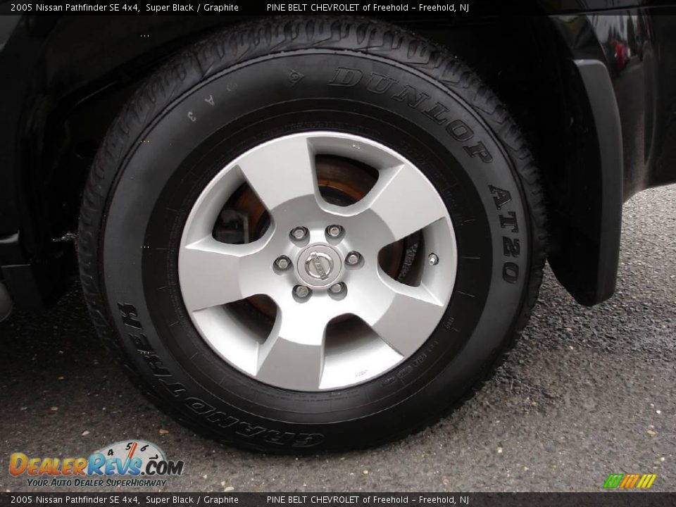 2005 Nissan Pathfinder SE 4x4 Super Black / Graphite Photo #6