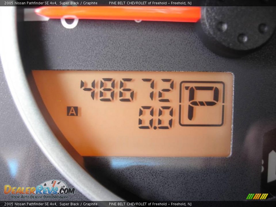 2005 Nissan Pathfinder SE 4x4 Super Black / Graphite Photo #14