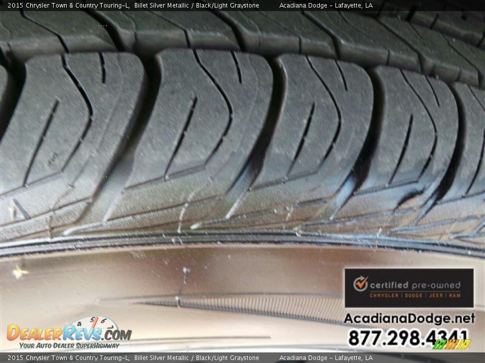2015 Chrysler Town & Country Touring-L Billet Silver Metallic / Black/Light Graystone Photo #15
