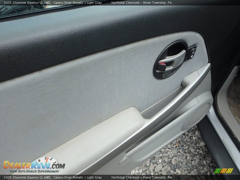 2005 Chevrolet Equinox LS AWD Galaxy Silver Metallic / Light Gray Photo #11