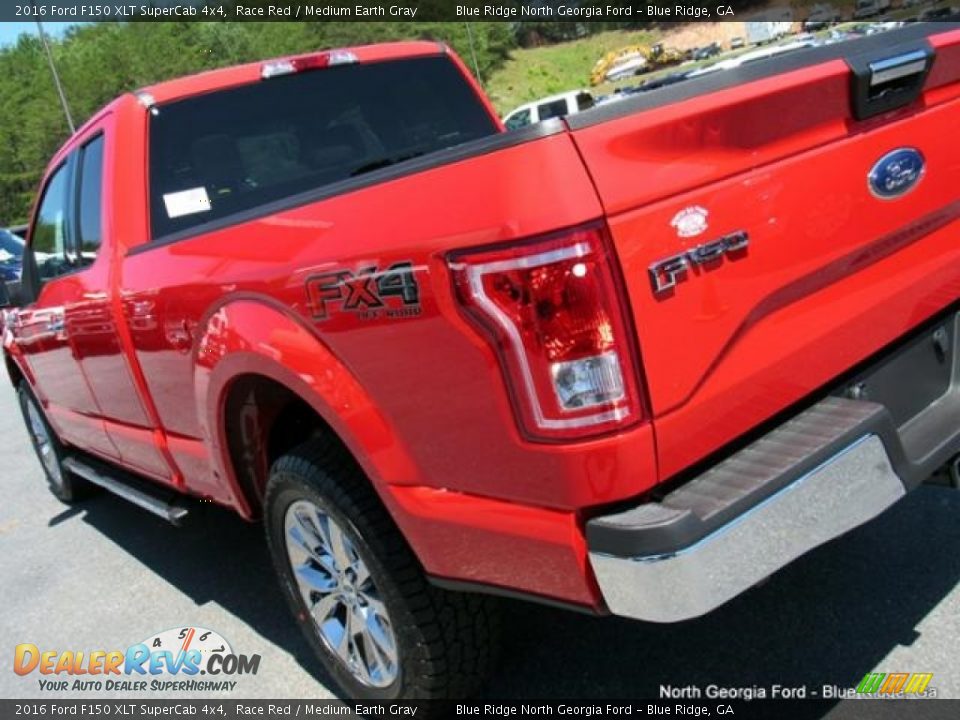 2016 Ford F150 XLT SuperCab 4x4 Race Red / Medium Earth Gray Photo #32