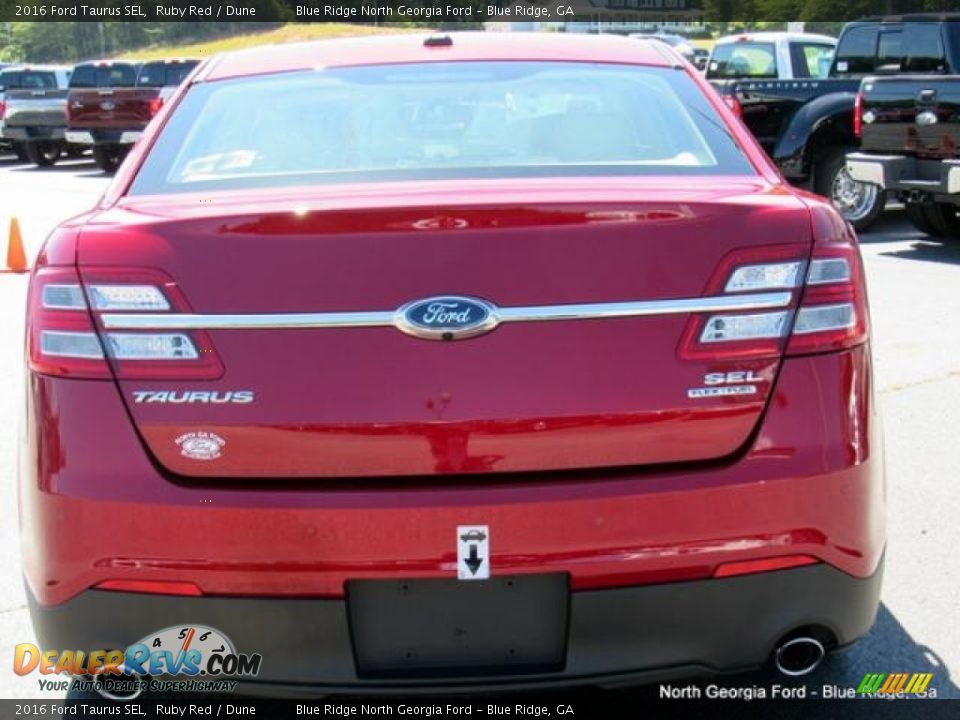 2016 Ford Taurus SEL Ruby Red / Dune Photo #4