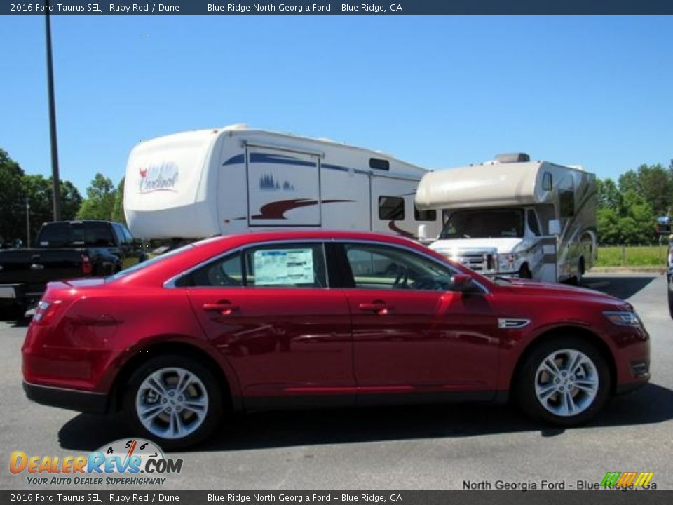 2016 Ford Taurus SEL Ruby Red / Dune Photo #6