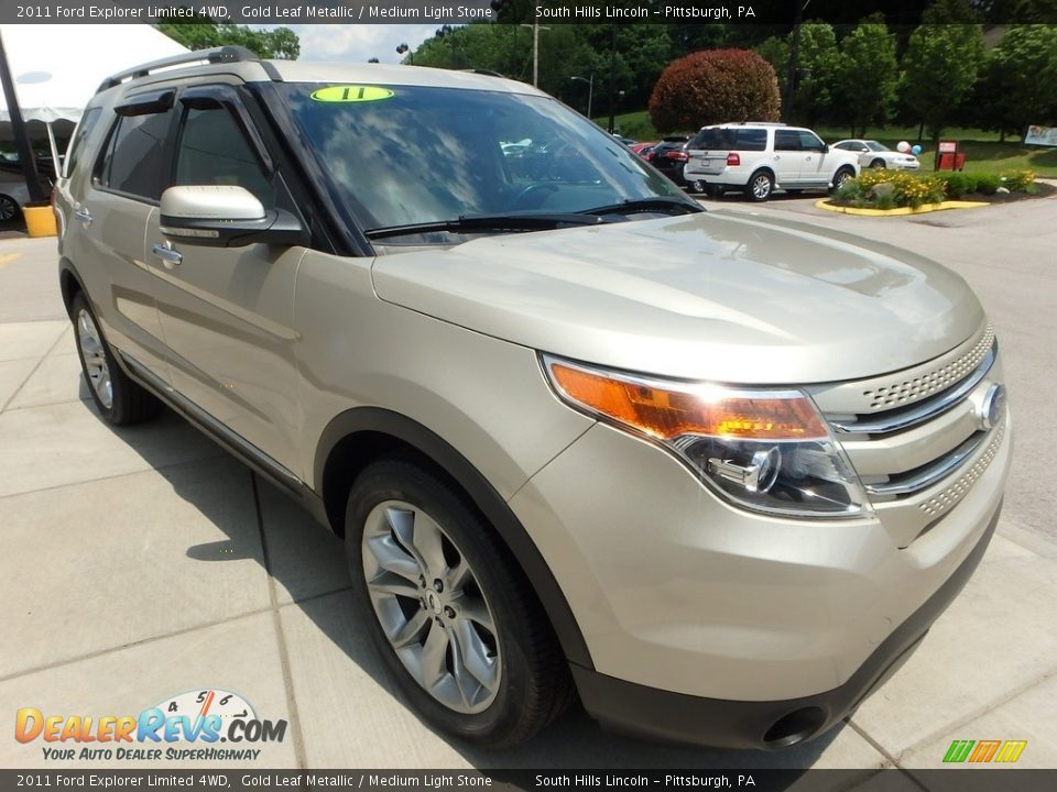 Front 3/4 View of 2011 Ford Explorer Limited 4WD Photo #7